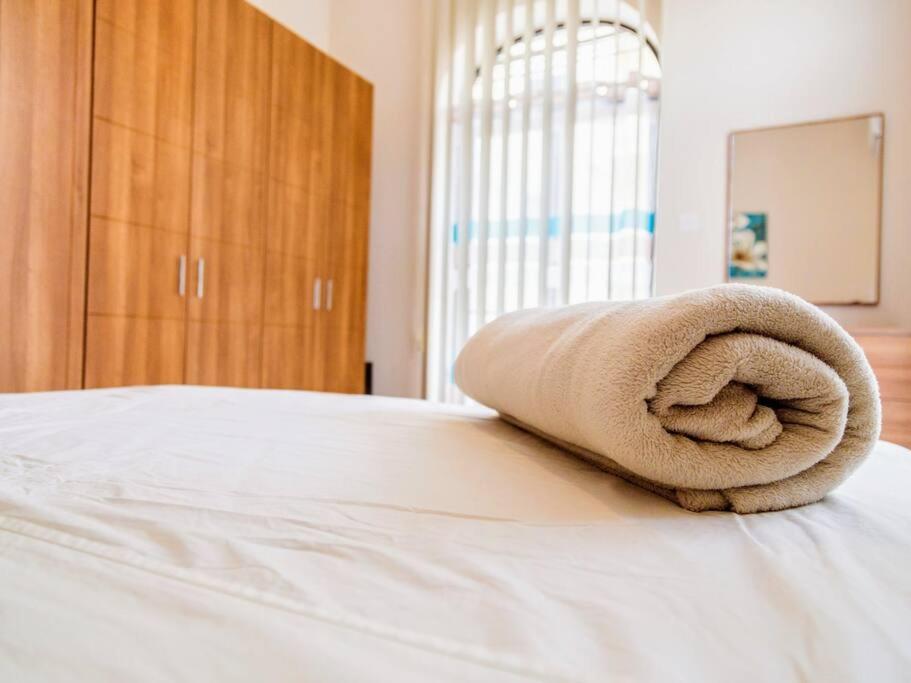 Sea Views Apartment-Wifi-Sleep 5 마르사스칼라 외부 사진